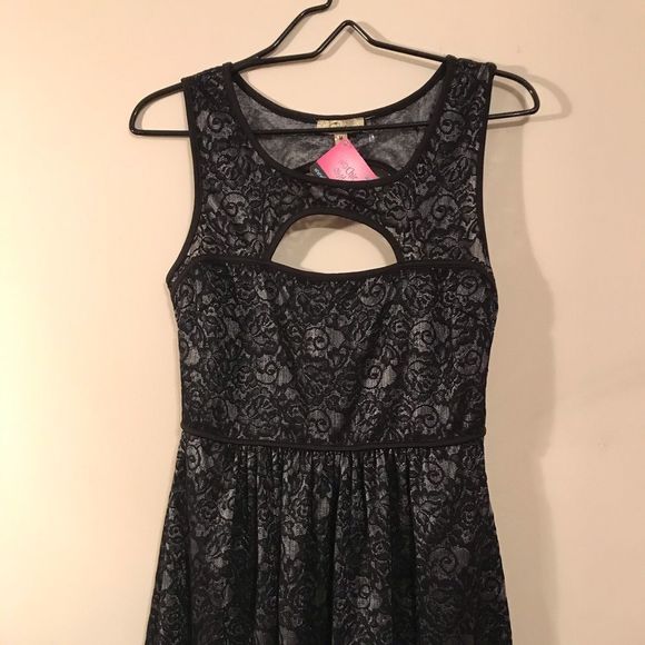 Two Chic Blvd 11 Cecico Dress, NWT - Picture 2 of 7